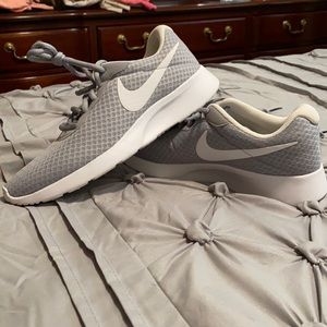 Grey Nike Tennis Shoes